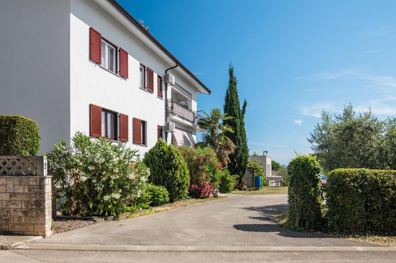 Apartments Marcan Porec Exterior photo